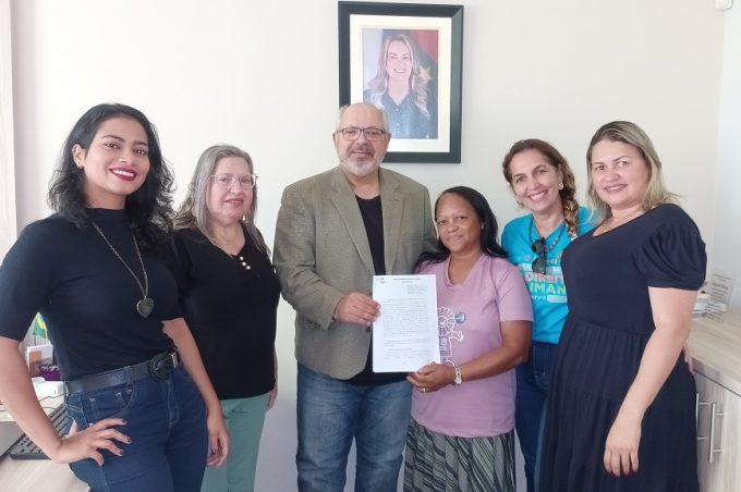 Secretaria Municipal de Educação renova convênio com a Associação de Pais e Amigos dos Excepcionais