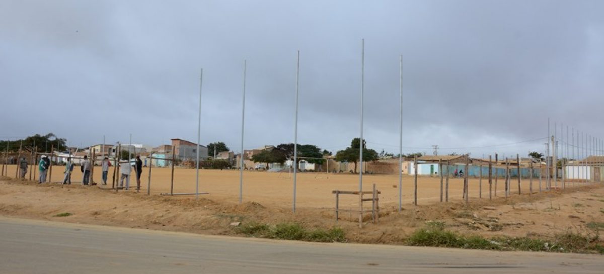 Prefeitura instala alambrado no Campo do Stênio
