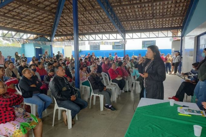 Em encontro com pais, Núcleo de Pacificação de Conflitos da Smed destaca importância da prevenção à violência