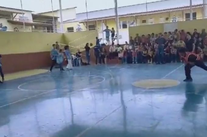 Escola Municipal Antônia Cavalcanti realiza competição de Baleado Misto entre alunos