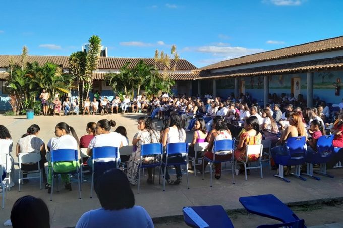 Escola Anísio Teixeira realiza evento para cerca de 300 pessoas sobre importância da parceria Família e Escola