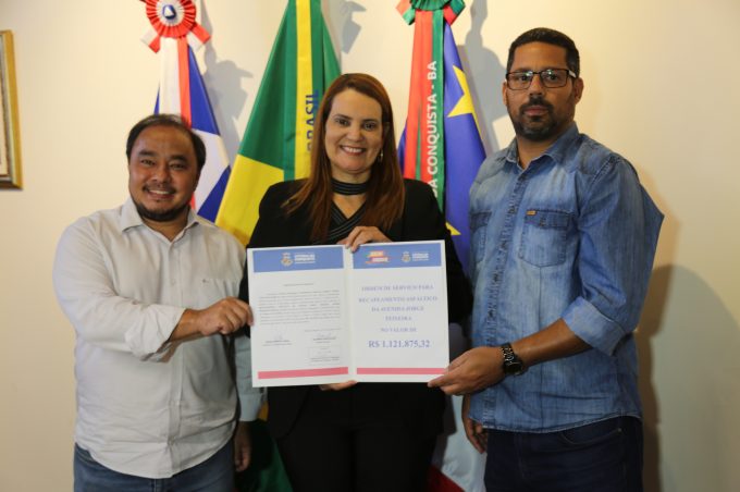 Acelera Conquista: Prefeitura assina Ordem de Serviço para recapeamento asfáltico da Avenida Jorge Teixeira