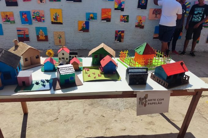 Alunos mostram talento artístico na 1ª Mostra de Arte “LimeirArte”