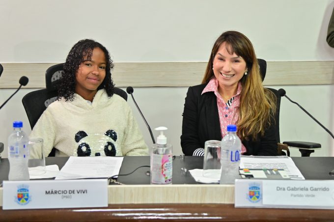 Um Dia que Inspira o Futuro: Projeto da Secretaria de Mulheres proporciona a adolescente visita à Câmara Municipal