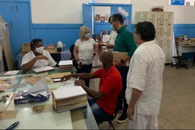 Prefeitura dialoga com Projeto Axé sobre proteção e inclusão da população em situação de rua