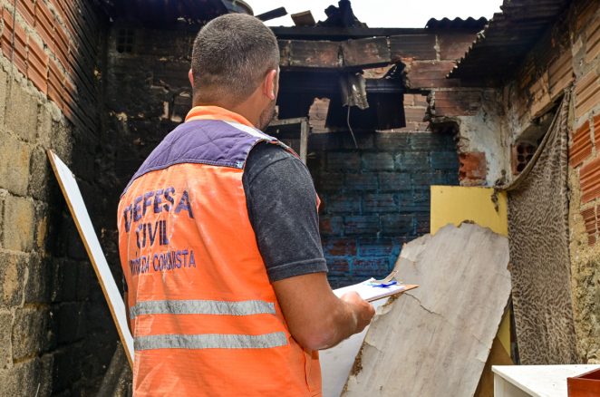 Defesa Civil e Assistência Social acompanham família atingida por incêndio no Quilombo de Vó Dola