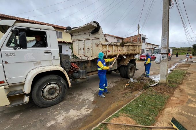 Secretaria Municipal de Serviços Públicos intensifica mutirões de limpeza e poda de árvores em Vitória da Conquista