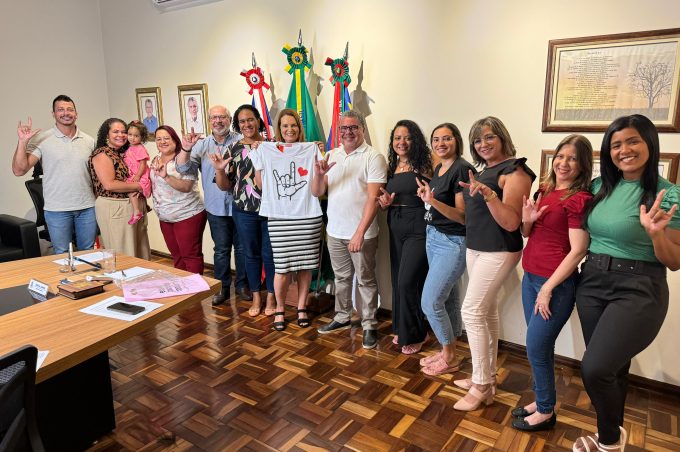 Em reunião, tradutores e intérpretes de Libras apresentam ao Governo Municipal demandas da categoria