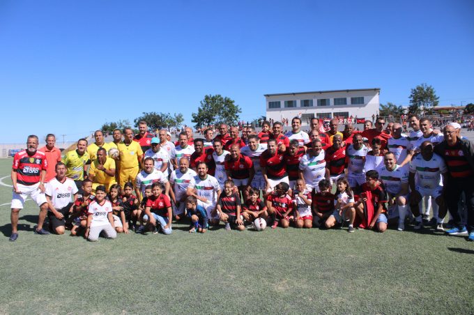 Flamengo Master e ex-jogadores de Vitória da Conquista fazem a alegria da torcida rubro-negra no Murilão