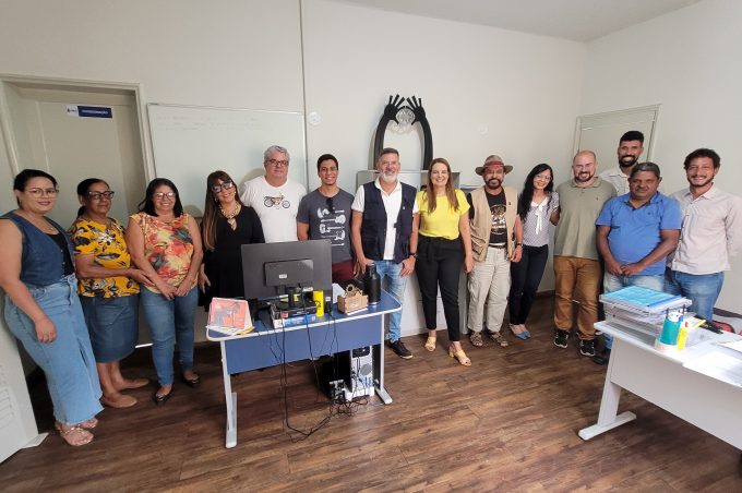 Em visita às secretarias, Governo Municipal agradece e destaca importância dos servidores para o serviço público