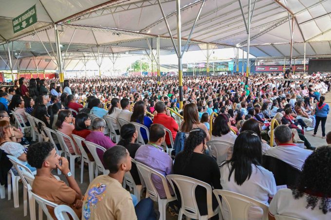 Missa em celebração à Padroeira Nossa Senhora das Vitórias lota Parque de Exposições Teopompo de Almeida