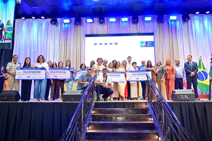 Escolas municipais são premiadas na Jornada Pedagógica 2026 pelo destaque no Selo Escola Transparente e no Sabe