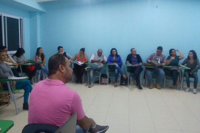 Coordenação LGBT participa de oficina com estudantes de Psicologia