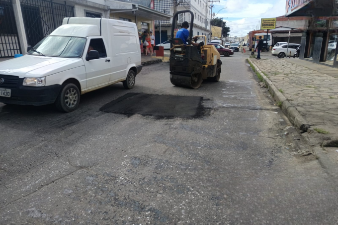 Operação Tapa-Buraco segue atuando em ruas de grande fluxo de veículos
