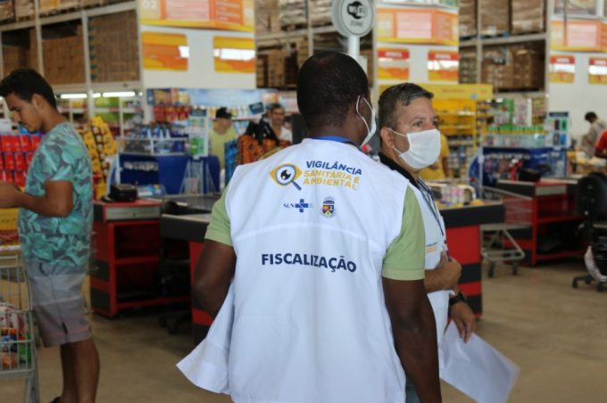 Vigilância Sanitária vistoria e orienta atacadistas e clientes