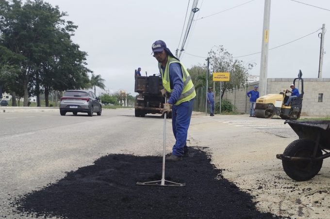 Prefeitura intensifica Operação Tapa-Buraco em diversas ruas de Vitória da Conquista