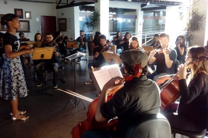 Orquestra Joia do Sertão apresenta Concerto Didático