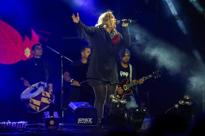 Com homenagens a Dominguinhos e muitos clássicos do forró, Liv Moraes levanta o público no Parque de Exposições