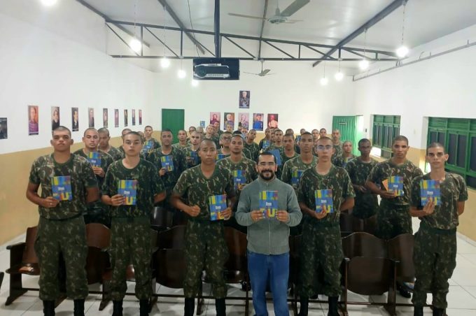 Estatuto da Juventude é apresentado e discutido com atiradores do Tiro de Guerra