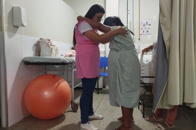 Hospital Municipal Esaú Matos fortalece parto humanizado com presença de doulas e curso de capacitação