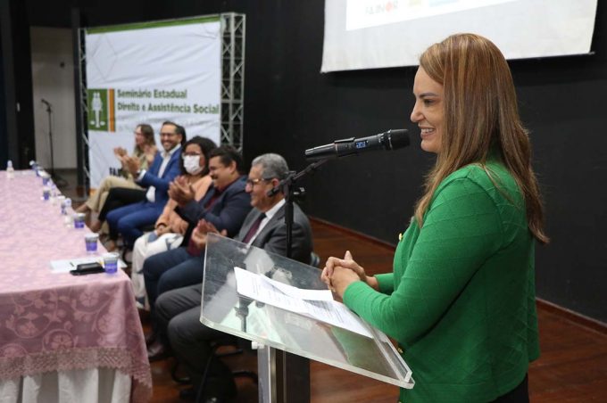 Em seminário, prefeita destaca parceria com sistema judiciário como forma de efetivar direitos socioassistenciais
