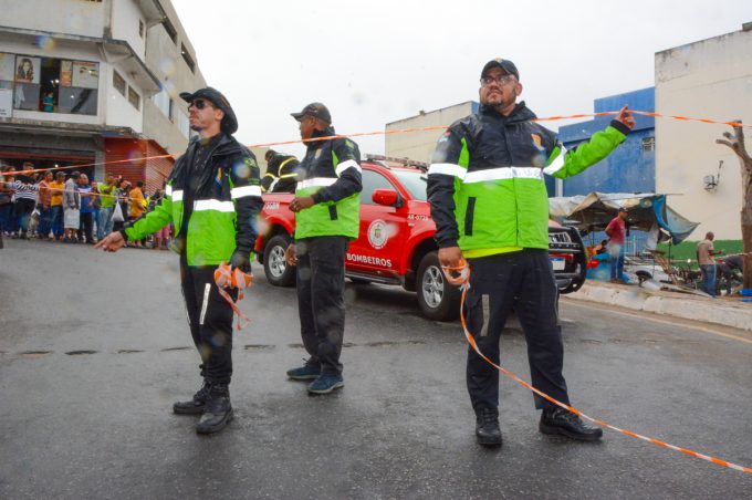 Prefeitura presta socorro e atendimento às pessoas atingidas por micro-ônibus na Ceasa