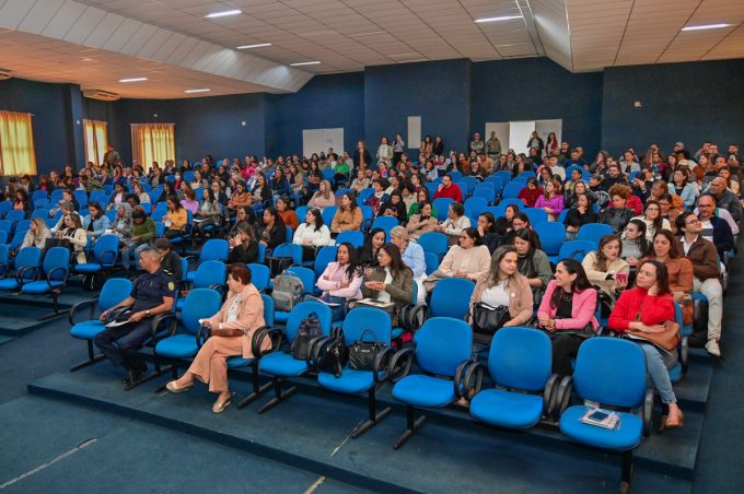 Campanha Agosto Dourado começa em Vitória da Conquista com capacitação de servidores da Atenção Primária à Saúde