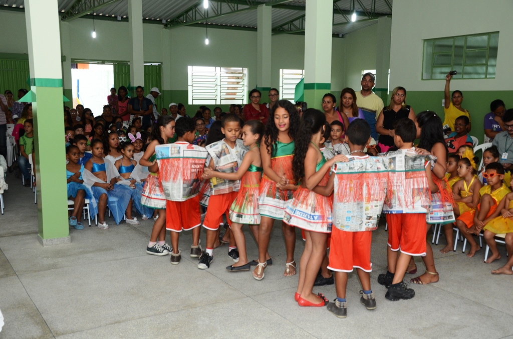 Alunos da Escola Municipal Maria Célia Ferraz encantam convidados no lançamento do Eco Kids