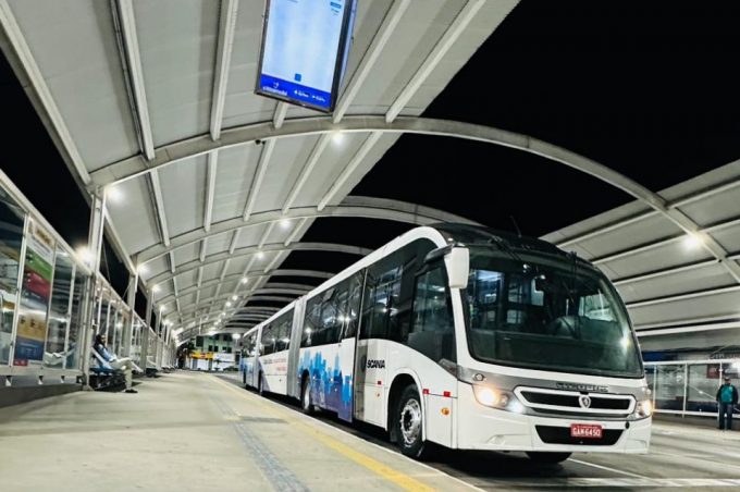 Prefeitura realiza testes em veículo Bi-Articulado considerado maior ônibus do mundo para avaliar viabilidade operacional
