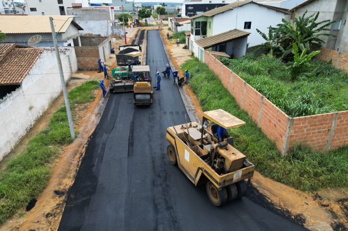 Pavimentação asfáltica é concluída em 12 ruas do loteamento Jardim Guanabara