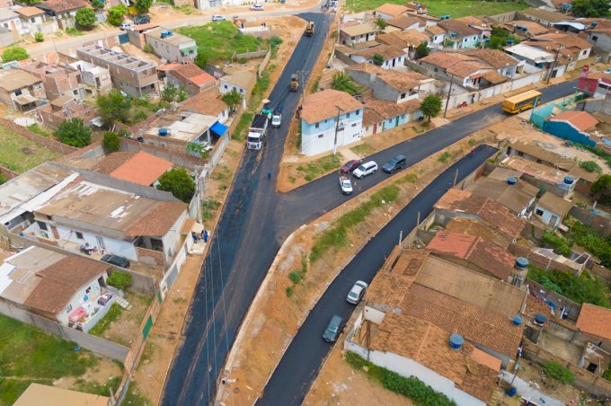 Governo Municipal vistoria fase final da pavimentação no Alto do Panorama