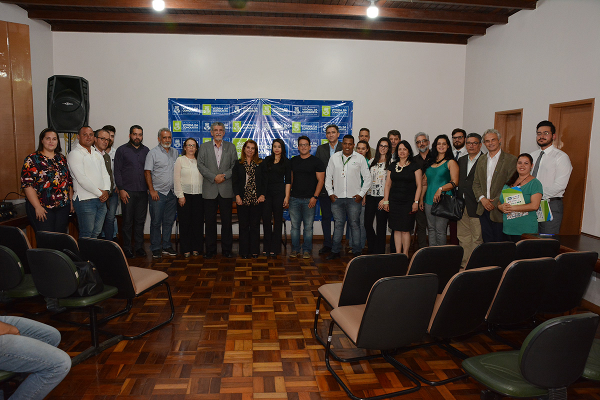 Programa ‘Adote uma Praça’ é sucesso na cidade; quinze novas empresas acabam de aderir