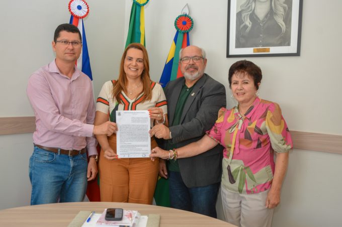 Prefeitura e IFBA assinam termo de cessão do Centro Vocacional e Tecnológico de Itapirema