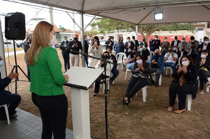 Prefeitura começa revitalização das três praças principais do bairro Brasil