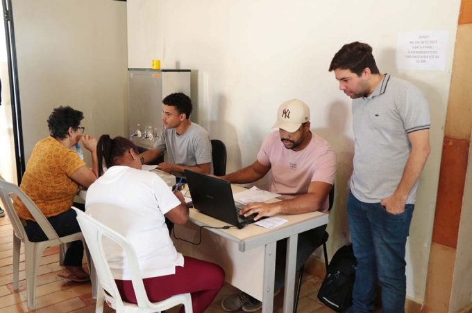 Prefeitura finaliza atendimentos da terceira etapa do processo de regularização fundiária realizados no Cras Vila América