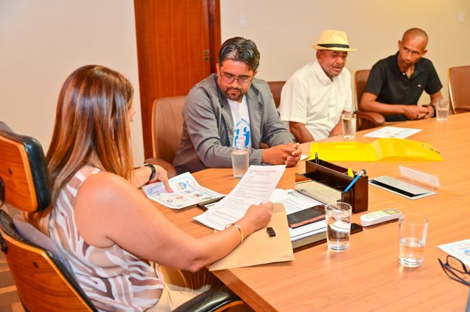 Representantes e moradores do Lar da Misericórdia apresentam história e trabalho da instituição ao Governo Municipal