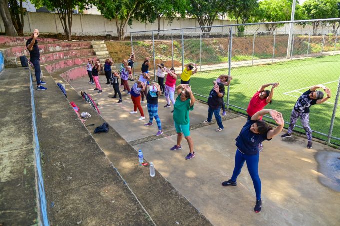 Aulas de dança gratuitas no Edvaldo Flores trazem saúde e bem-estar para a população