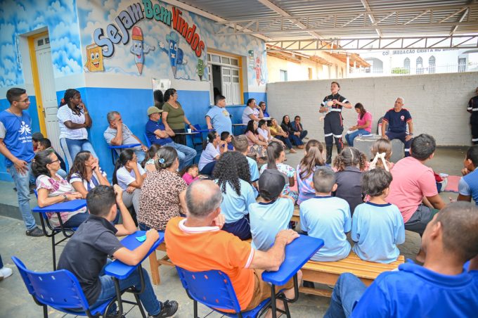 Equipe do Samu 192 realiza treinamento de primeiros socorros e orienta comunidade a acionar o serviço no povoado da Roseira