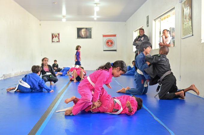 Projeto Municipal de Esportes reúne mais de 500 participantes e transforma rotina de crianças, jovens e adultos