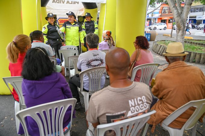 Comando Educativo para Pedestres e Motociclistas é realizado na Barão do Rio Branco