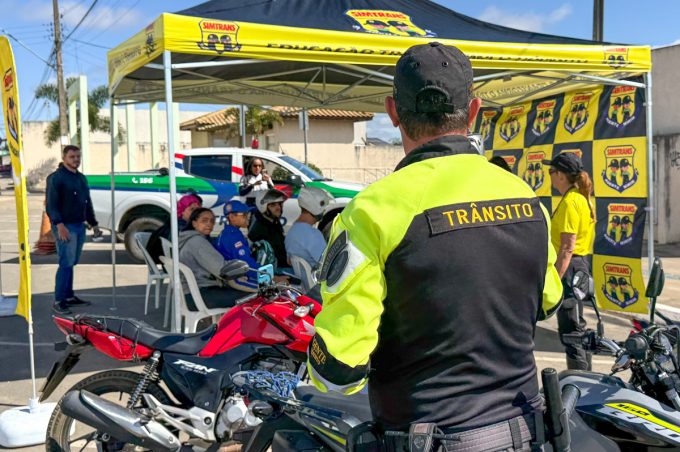 Simtrans realiza blitz educativa com foco na segurança de motociclistas