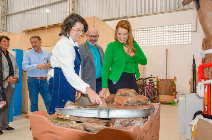 Prefeita e secretário de Educação acompanham preparativos para o Desfile de 7 de Setembro