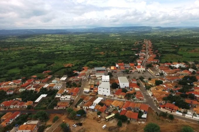 Resistência no semiárido e a bela paisagem da caatinga com seu bioma exclusivo dão destaque ao distrito de Bate-Pé