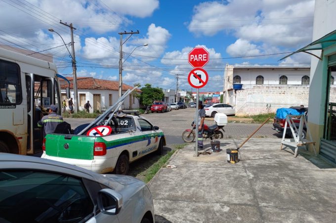 Sinalização de mão única começa a ser implementada no bairro Sumaré