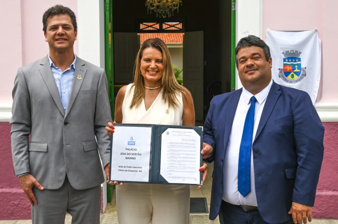 Tombado como patrimônio histórico, prédio da Prefeitura passa a se chamar Palácio Joia do Sertão Baiano
