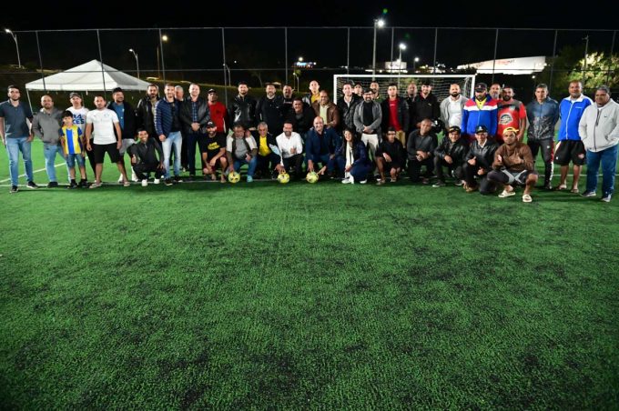 Após melhorias no gramado e na iluminação, campo de futebol society da Lagoa das Bateias é reaberto para jogos
