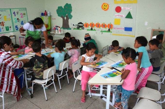 Centro Municipal de Educação Infantil Senhorinha Cairo promove projeto de artes e resgate das brincadeiras infantis