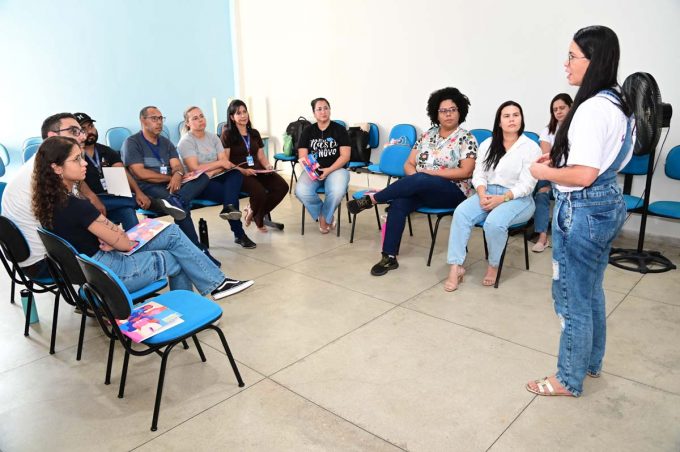 Palestra para servidores do Creas Rural Bate-Pé marca encerramento da campanha 21 Dias de Ativismo