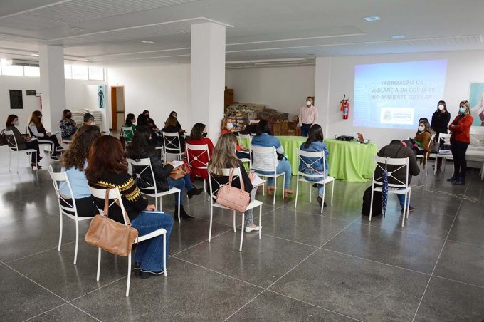 Monitores e superintendentes escolares recebem treinamento para identificação de casos suspeitos de Covid-19