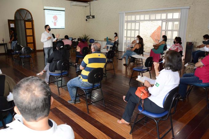 Prefeitura capacita servidores para retorno ao trabalho presencial